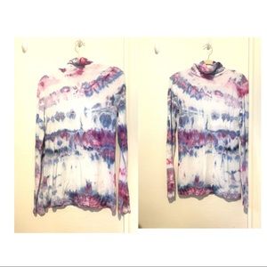 Tie dyed ribbed turtleneck women’s large